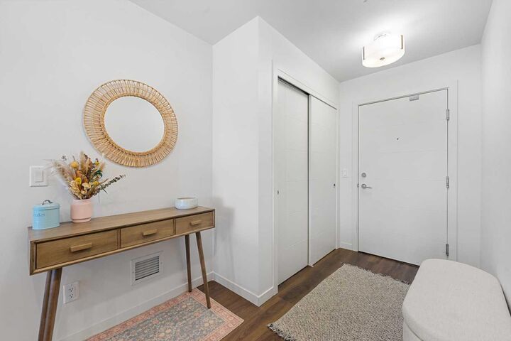Property Photo: 317 22 Avenue SW 307 AB T2S 3H6