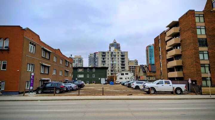 Property Photo: 805 12 Avenue SW AB T2R 0J1