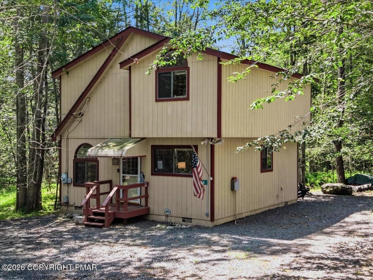 Property Photo:  456 Maxatawny Drive  PA 18347 
