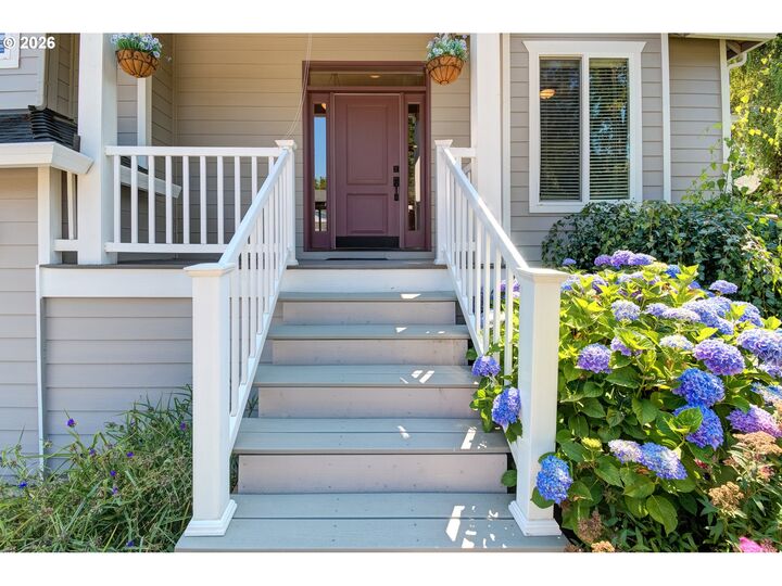 Property Photo:  1641 E Heitman Ave  WA 98629 