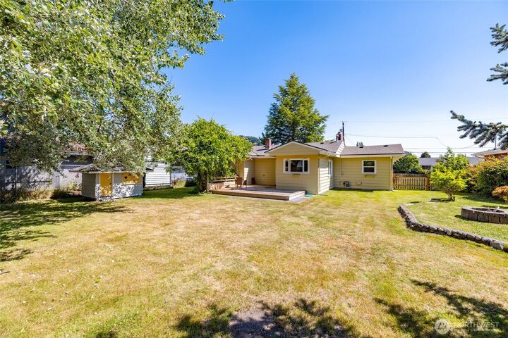 Property Photo: 1511 Fowler Street WA 98274