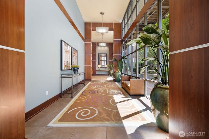 Property Photo: 211 Kirkland Ave 223 WA 98033
