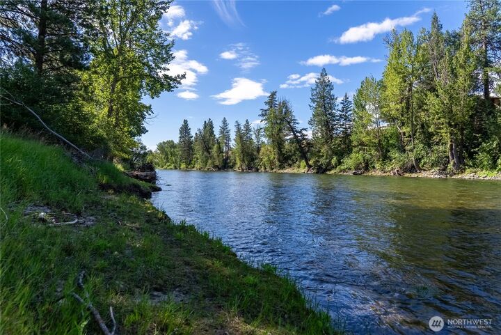 Property Photo: 821 Riverside Street WA 98862