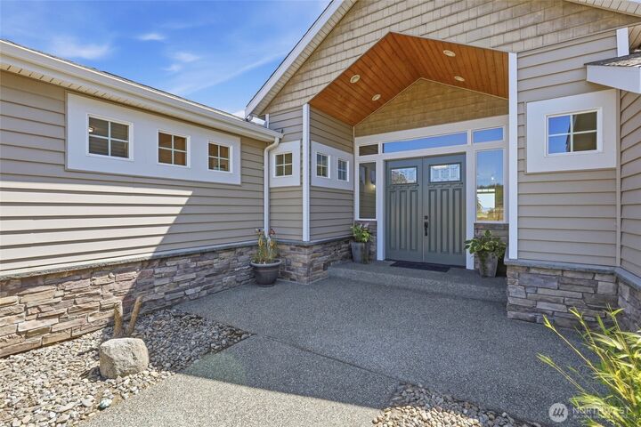 Property Photo:  2746  Taylor Road  WA 98277 