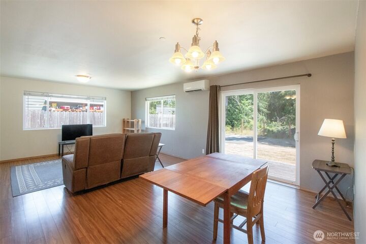Property Photo: 1427 W Pendley Court WA 98363