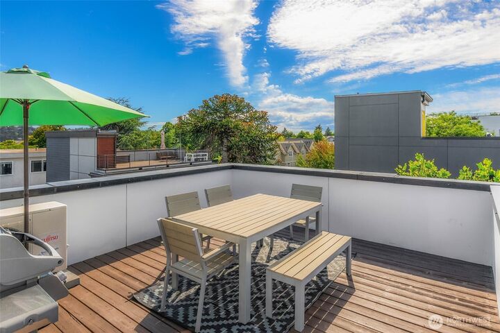 Property Photo:  4112  Linden Avenue N A  WA 98103 