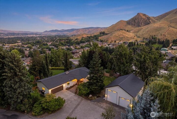 Property Photo:  504  Day Road  WA 98801 