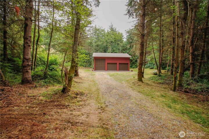 Property Photo: 710 Island Ridge Way WA 98239