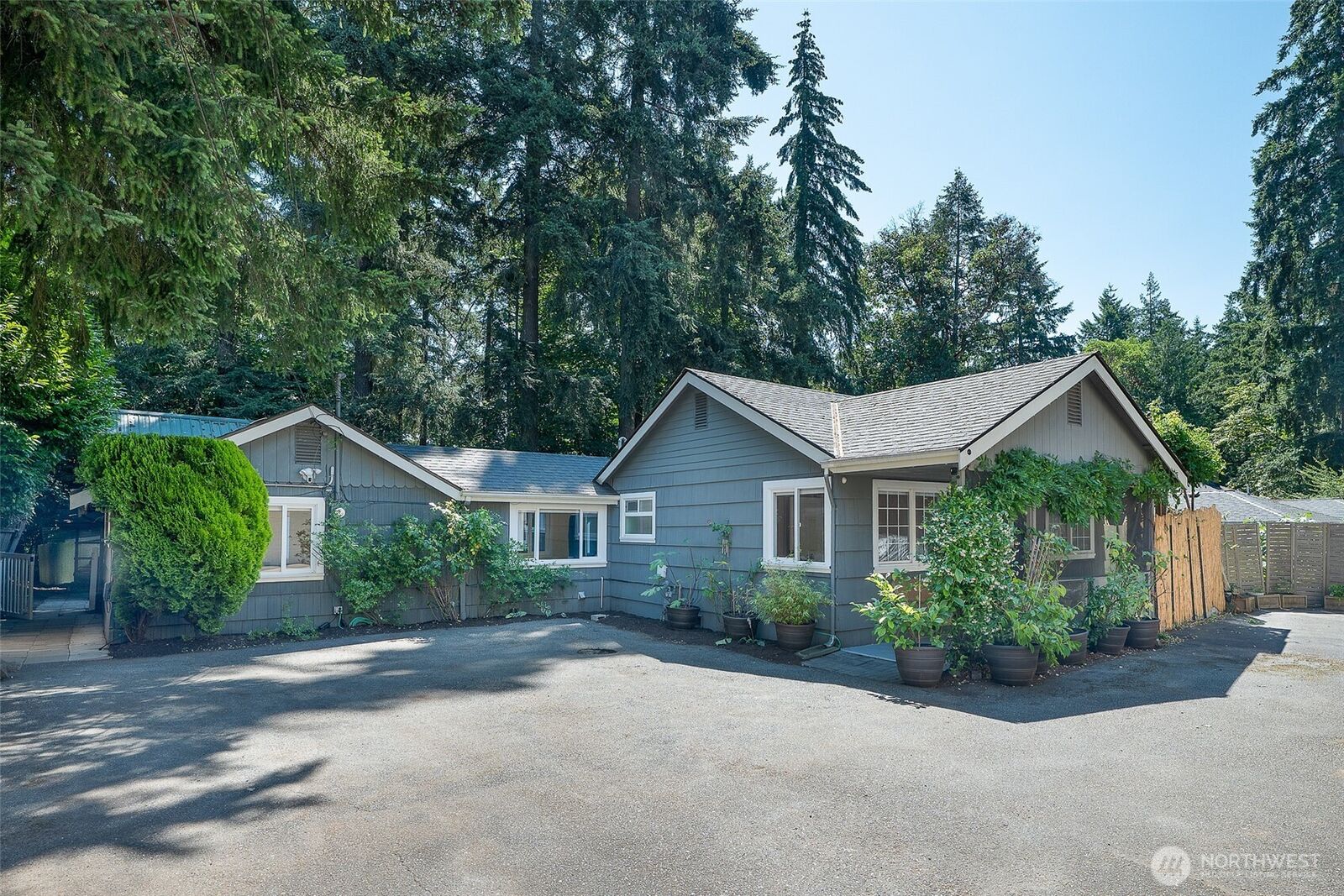 Property Photo:  11350  28th Avenue NE  WA 98125 