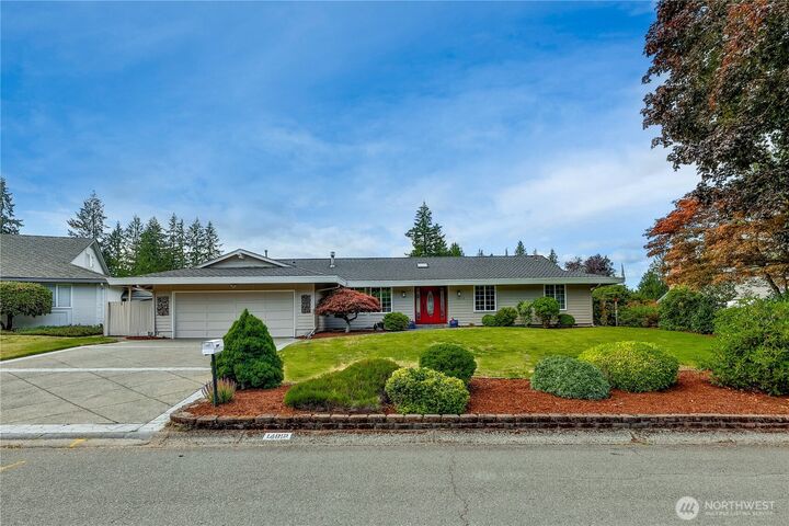 Property Photo: 14812 SE 170th Street WA 98058