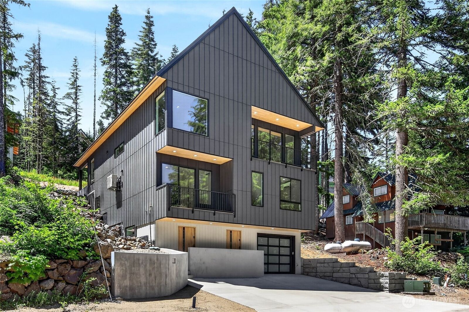 Property Photo:  851  Snoqualmie Drive  WA 98068 