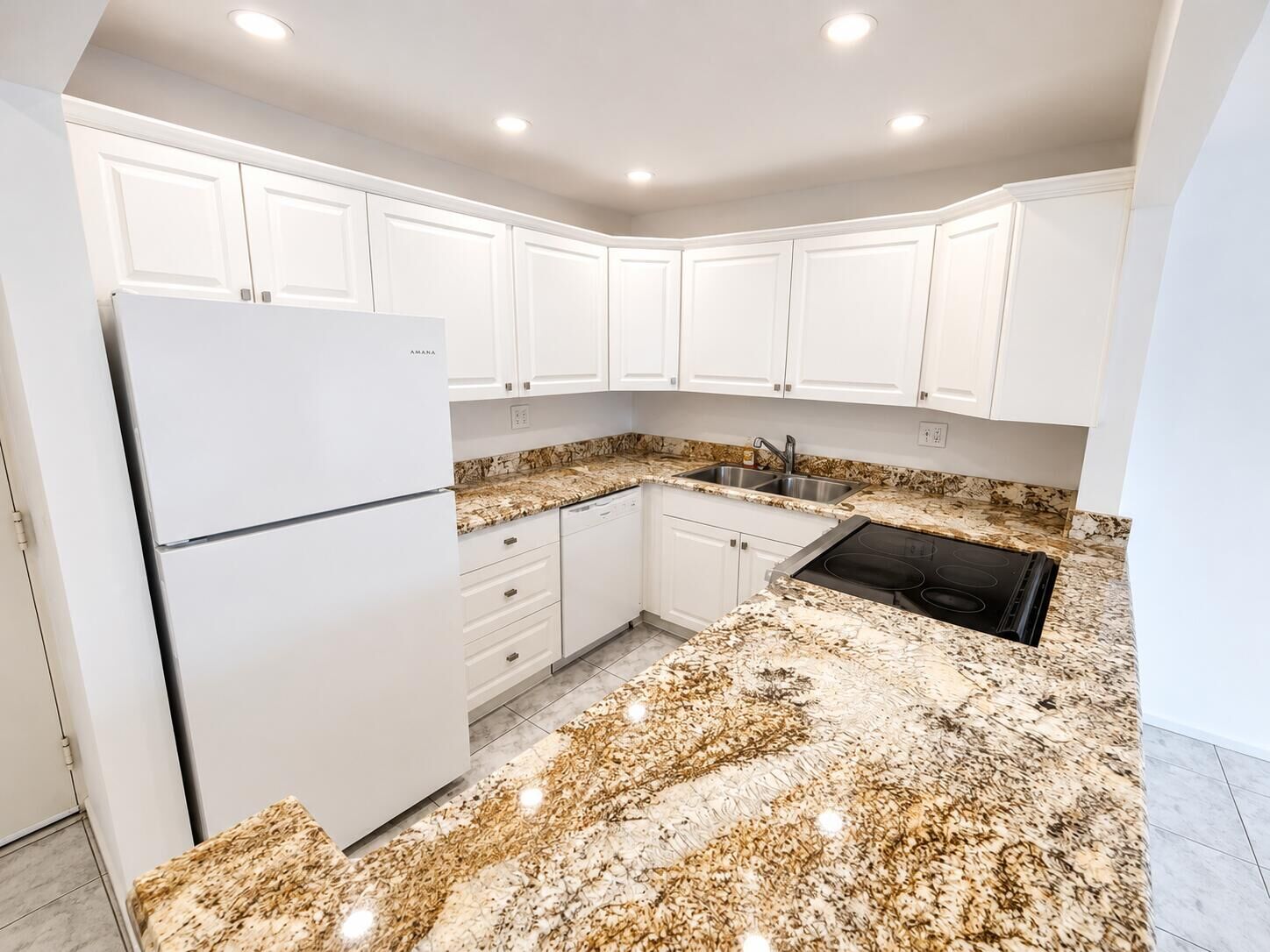 Property Photo: 5951 NE 14th Lane 301N FL 33334