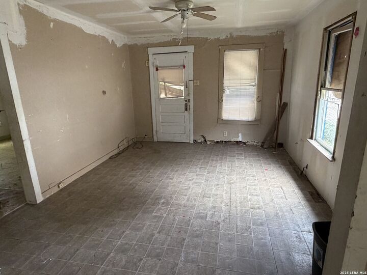 Property Photo:  1805 Perez St  TX 78207 