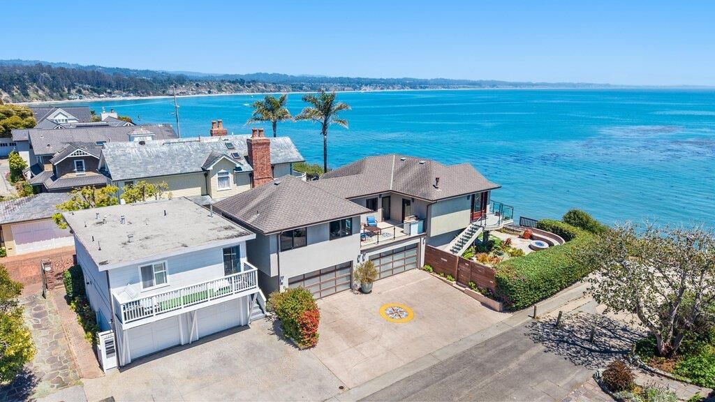 Property Photo: 100 Oakland CA 95010