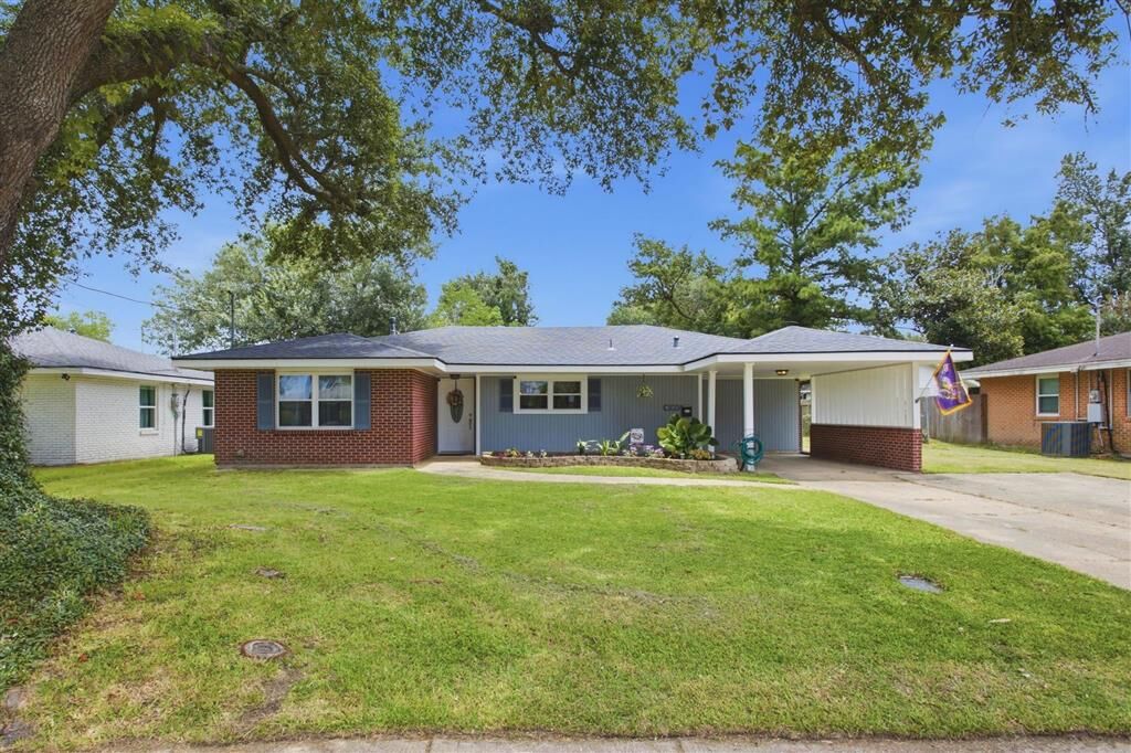 Property Photo: 4705 Desoto Street LA 70607