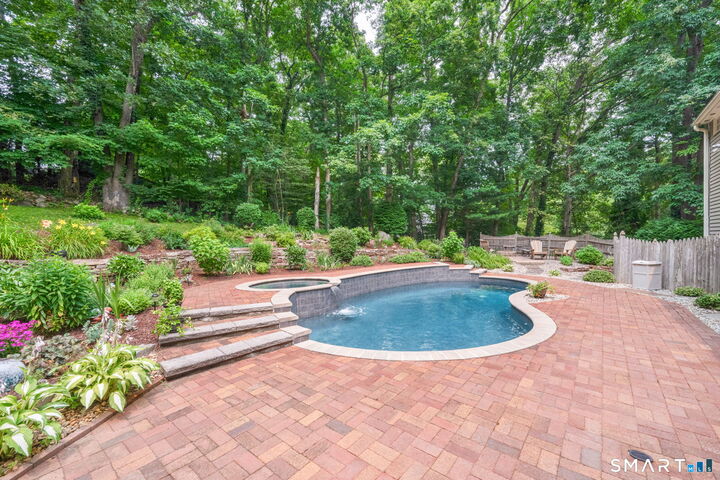 Property Photo: 270 Farmcliff Drive CT 06033