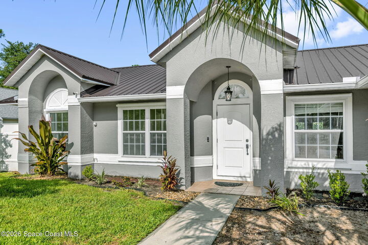 Property Photo:  