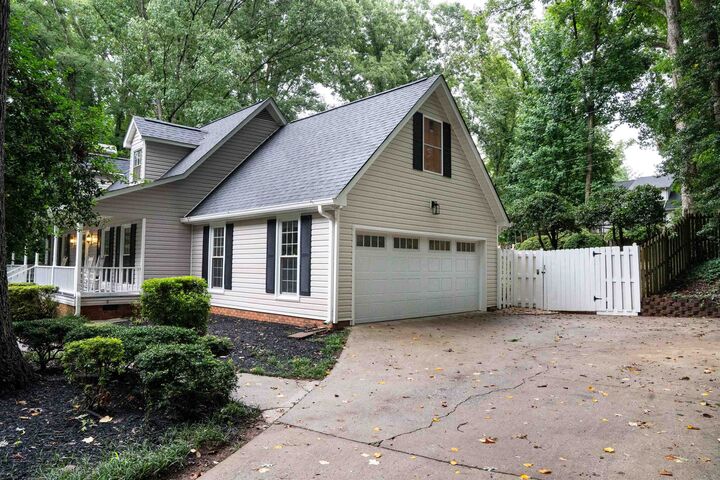 Property Photo: 904 Sussex Court SC 29301