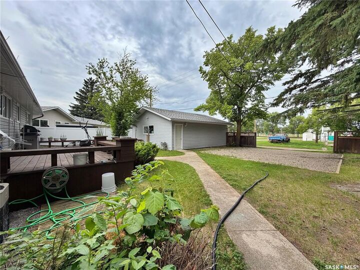 Property Photo: 1104 Mallard Drive SK S0A 3L0
