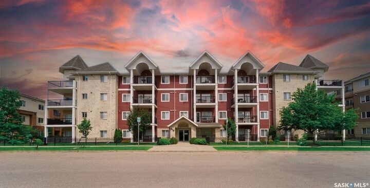 Property Photo: 150 Pawlychenko Lane 404 SK S7V 0B4
