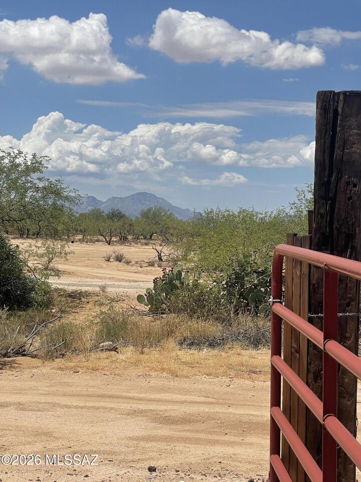 Property Photo:  8535 S Marstellar Road  AZ 85736 