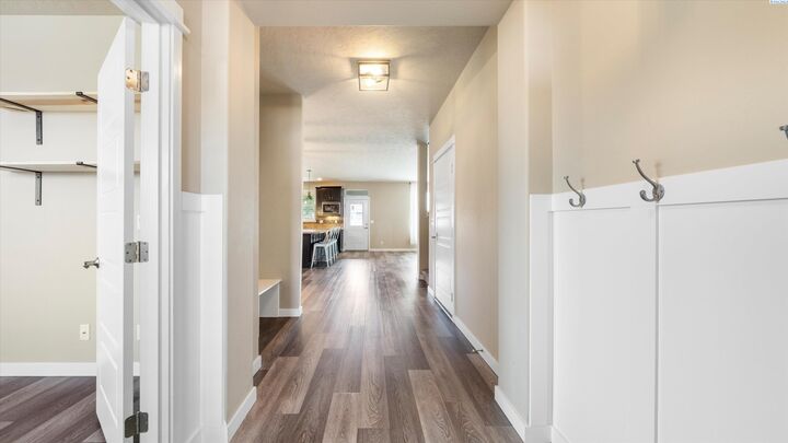 Property Photo:  1064 Samish Dr  WA 99352 
