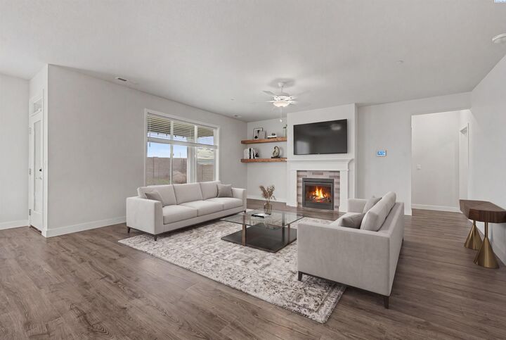 Property Photo: 4827 Village View St WA 99352