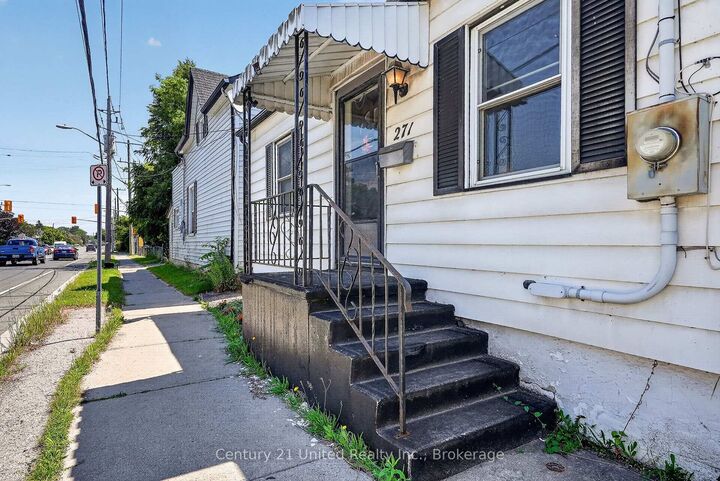 Property Photo:  271 University Avenue W  ON K9A 2H8 