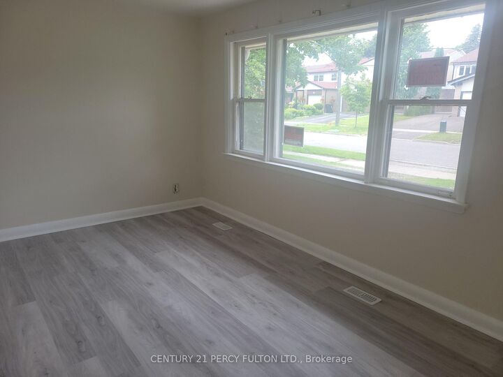 Property Photo:  71 Grace Street  ON M1J 2M6 