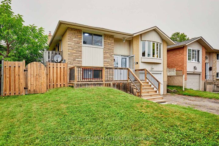 Property Photo: 816 Carnaby Crescent ON L1G 2Y8