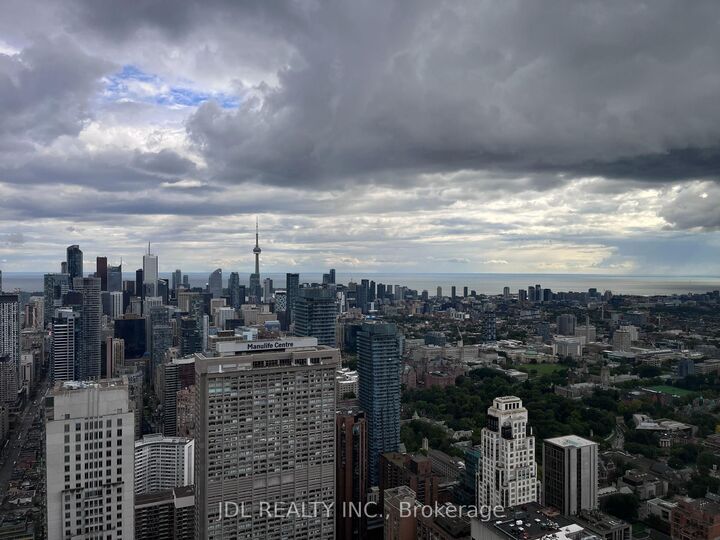 Property Photo:  11 Yorkville Avenue 6108  ON M4W 1L2 