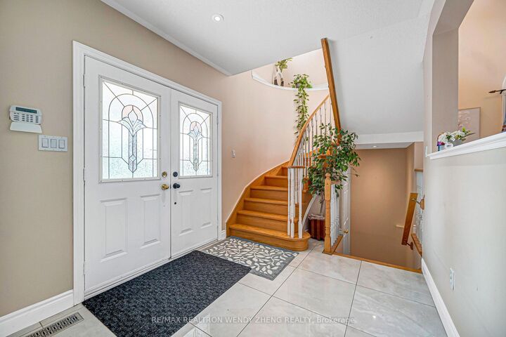 Property Photo:  1507 Clearbrook Drive  ON L1K 2S3 