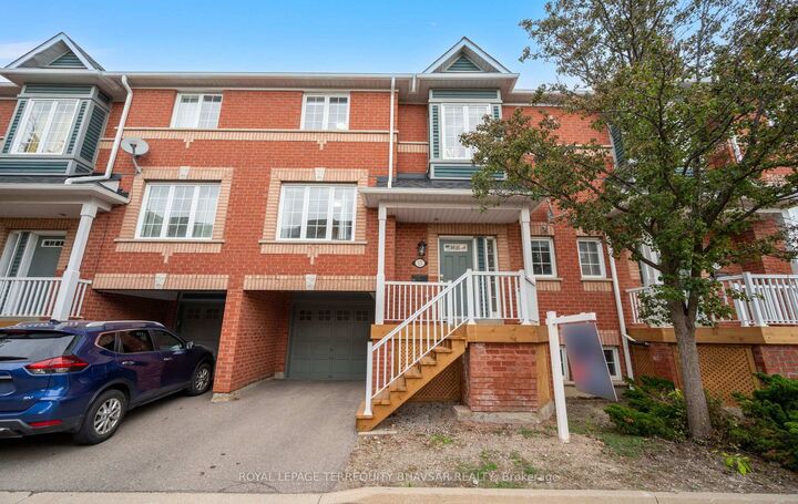 Property Photo:  5031 East Mill Road 15  ON L5V 2M5 