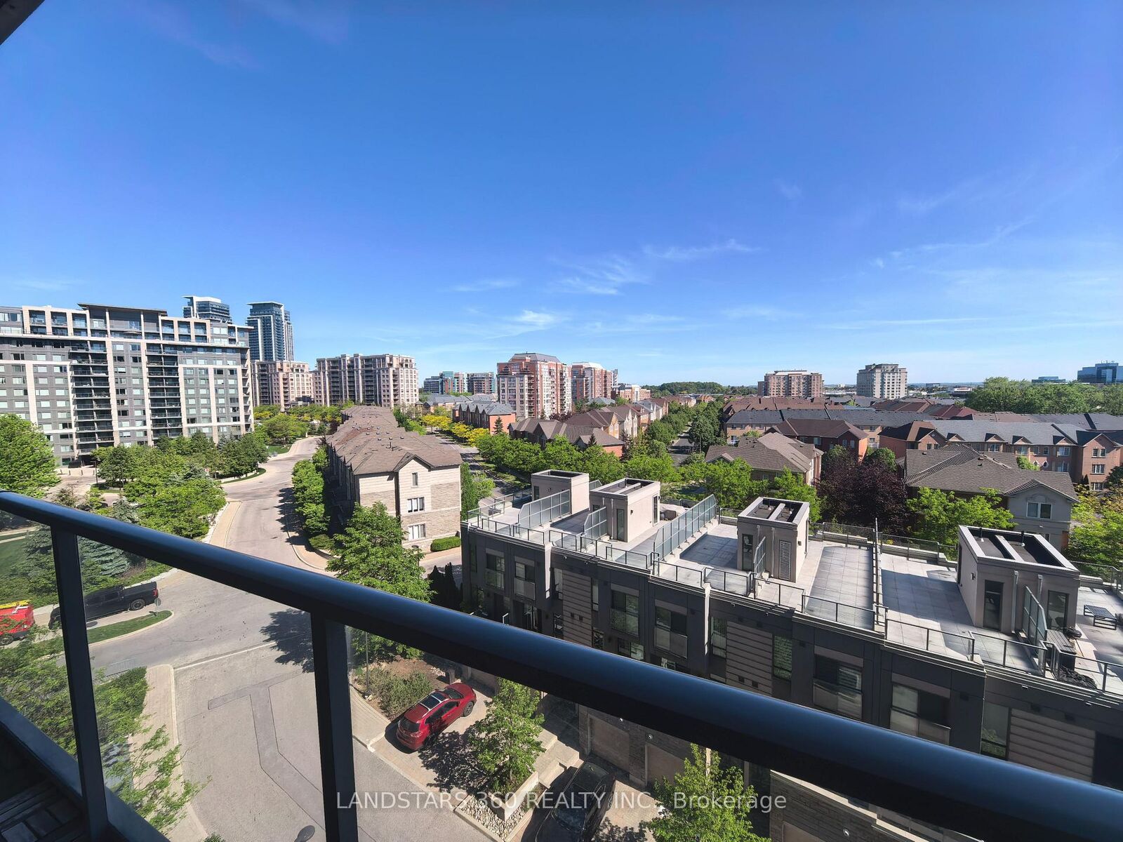 Property Photo:  277 South Park Road 802  ON L3T 0B7 