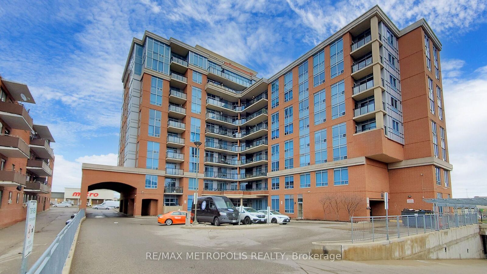 Property Photo:  2772 Keele Street 403  ON M3M 0A3 
