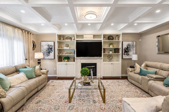 Property Photo:  1571 Quail Run Drive  ON L1K 0E1 