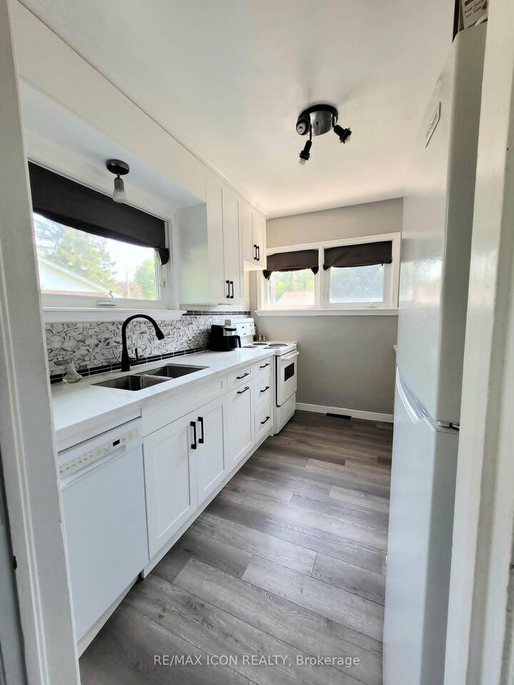 Property Photo: 1385 7th Avenue W ON N4K 5K5