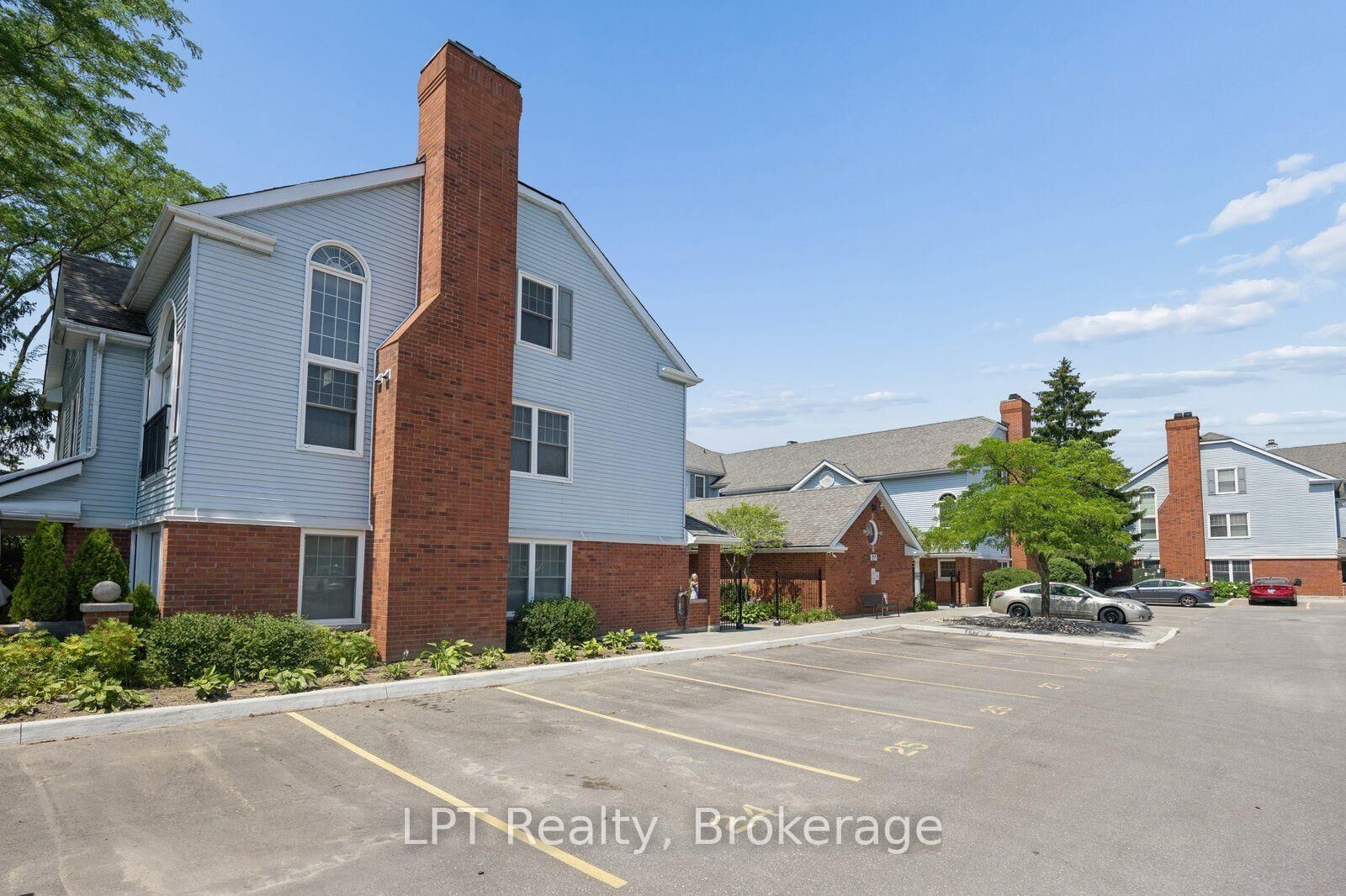 Property Photo: 1651 Nash Road A6 ON L1E 1S8