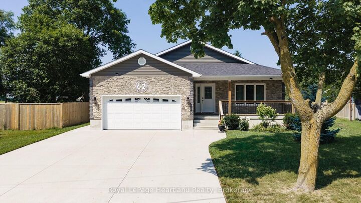 62 Victoria Boulevard — photo 1