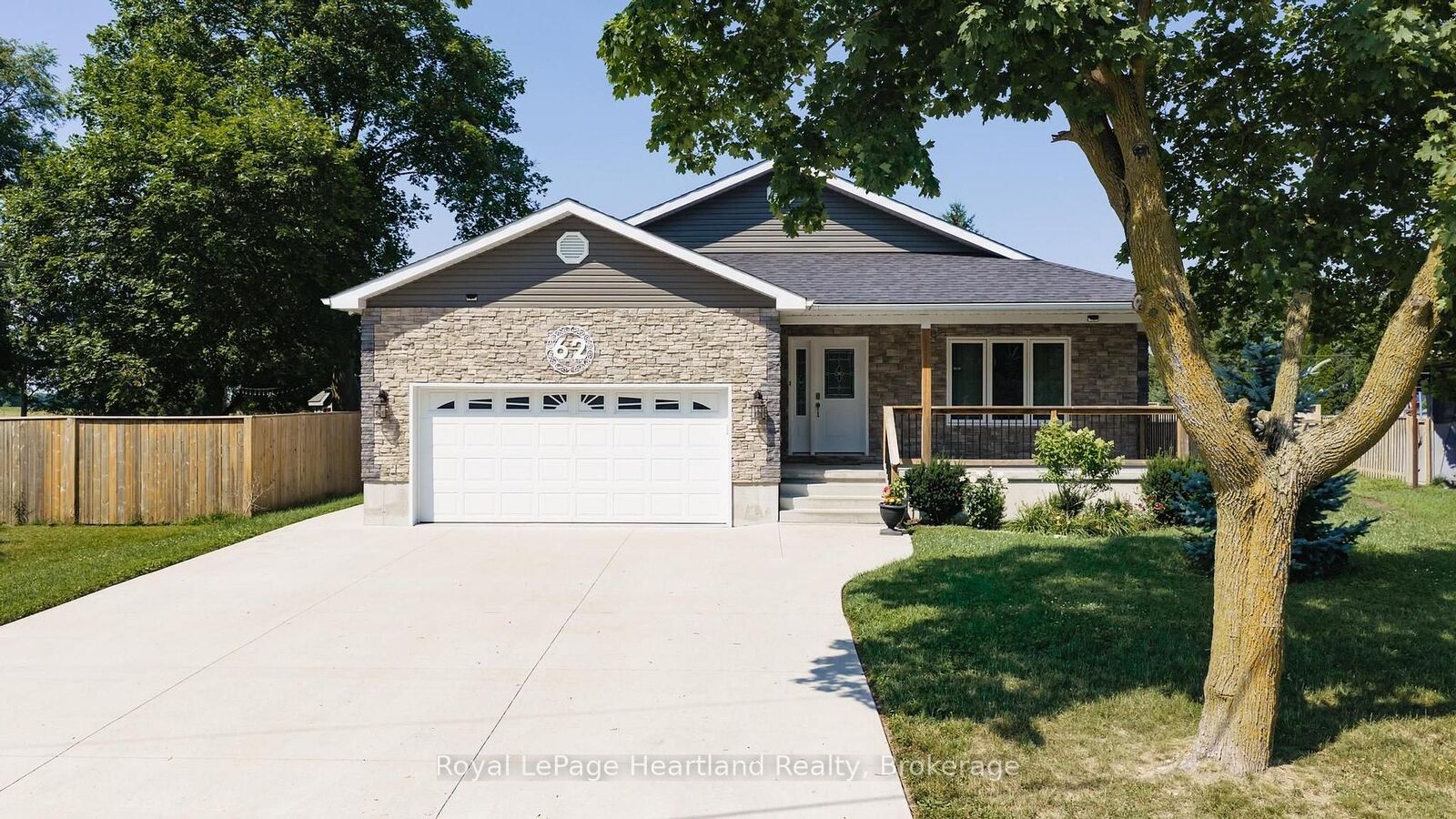 Property Photo: 62 Victoria Boulevard ON N0M 1L0