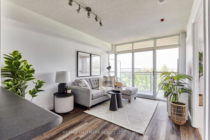 Photo de la propriété:  1600 Charles Street 410  ON L1N 0G4 
