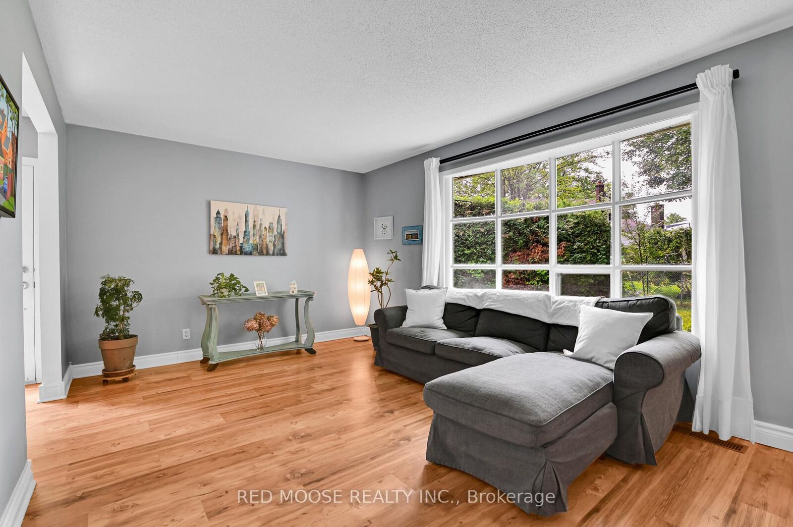 Property Photo:  67 Valewood Crescent  ON K1B 4G1 