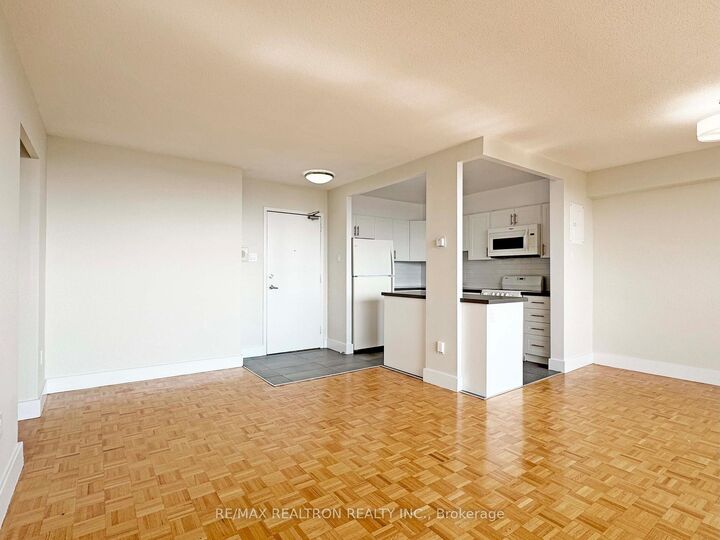 Property Photo:  666 Spadina Avenue 2503  ON M5S 2H8 