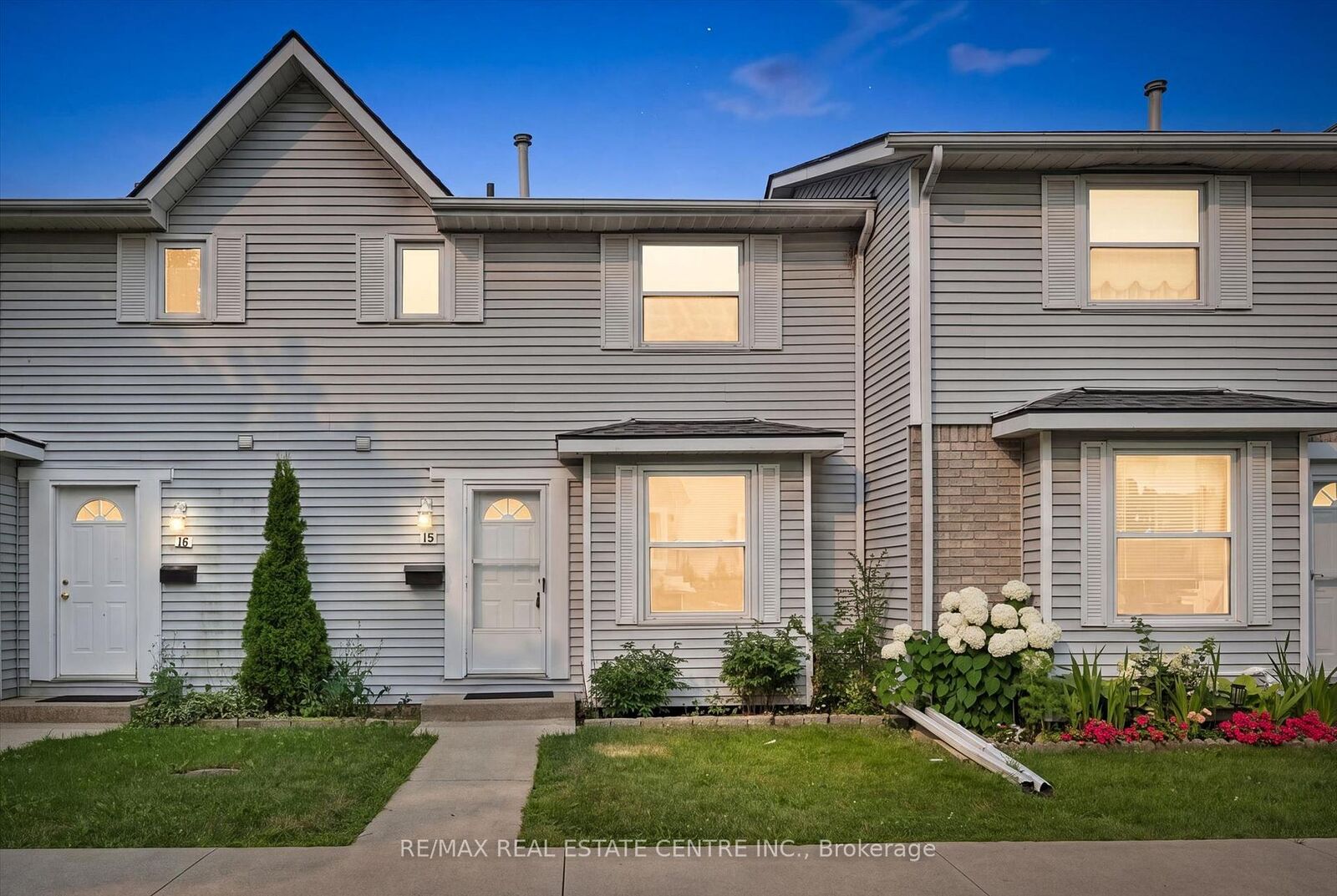 Property Photo: 265 Williamsburg Road 15 ON N2E 3H1
