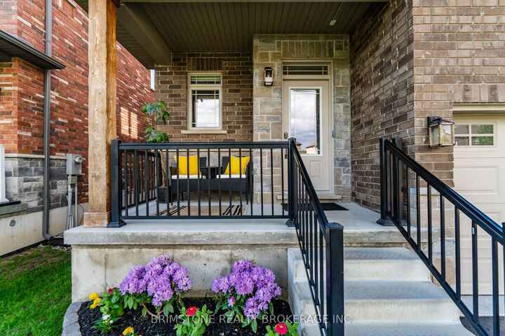 Property Photo: 15 Lowry Court ON L4N 7N3