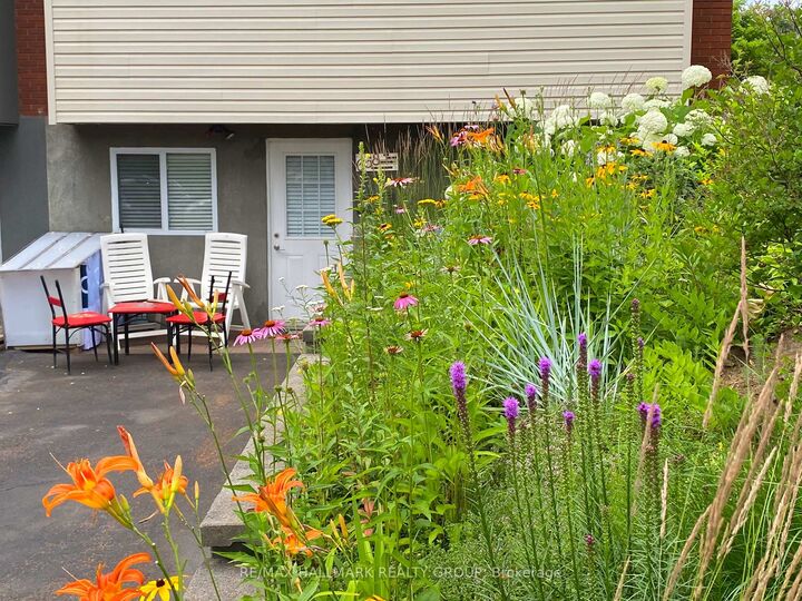 Property Photo: 668 Morin Street B ON K1K 3G9