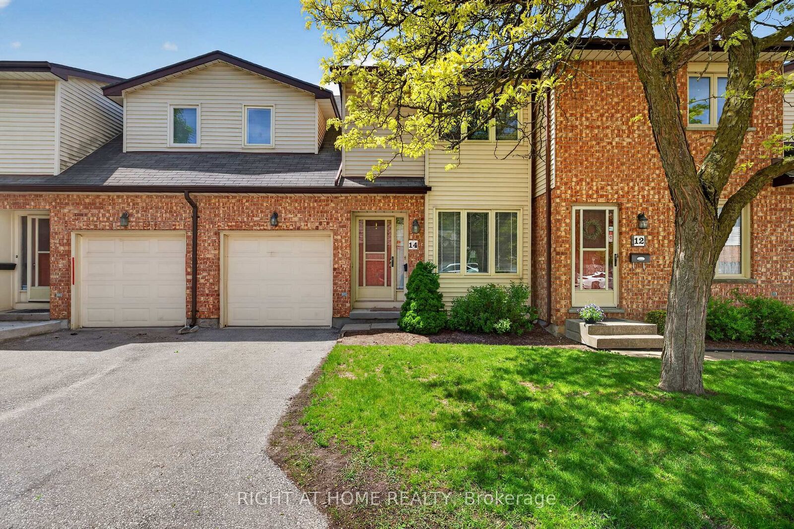 Property Photo: 308 Conway Drive 14 ON N6E 3N9