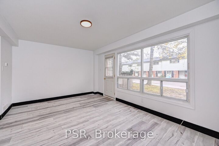 Property Photo: 516 Sunnydale Place ON N2L 4T1