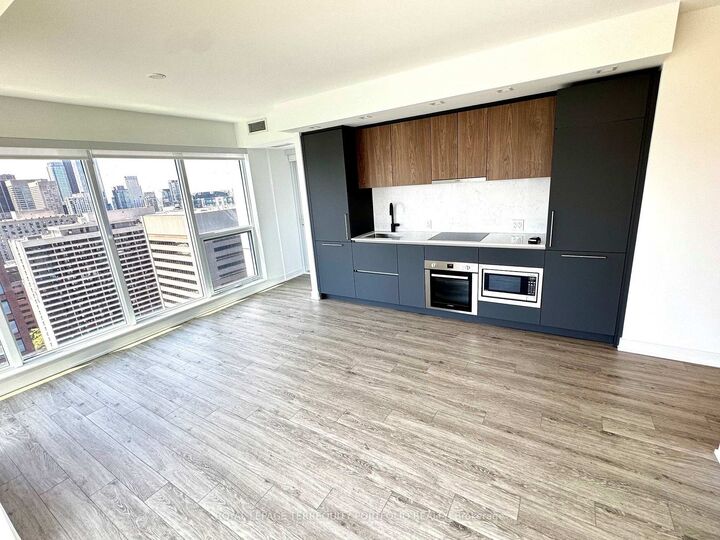Property Photo:  609 Sherbourne Street 3102  ON M4X 0A4 