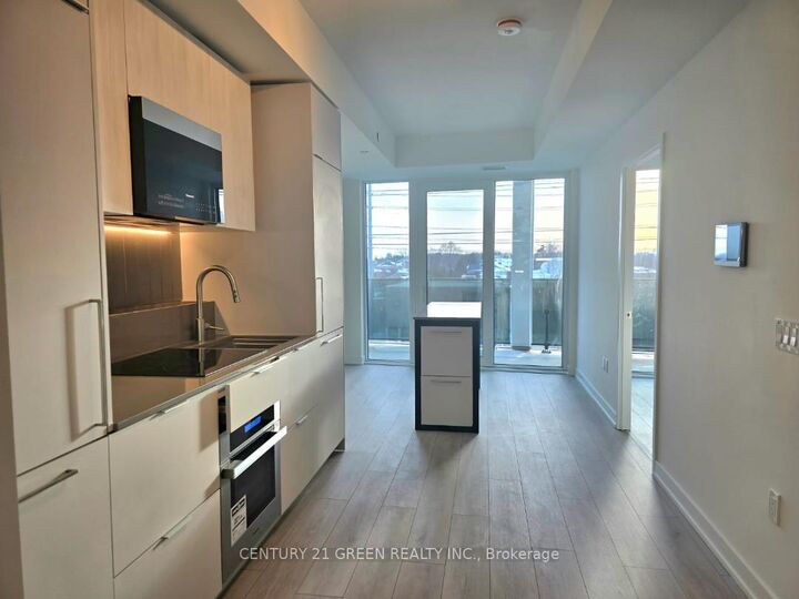 Property Photo: 1 Fairview Road E 516 ON L5A 4C6